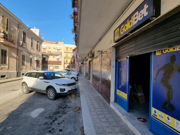 negozio in vendita a Catanzaro in zona Catanzaro Lido