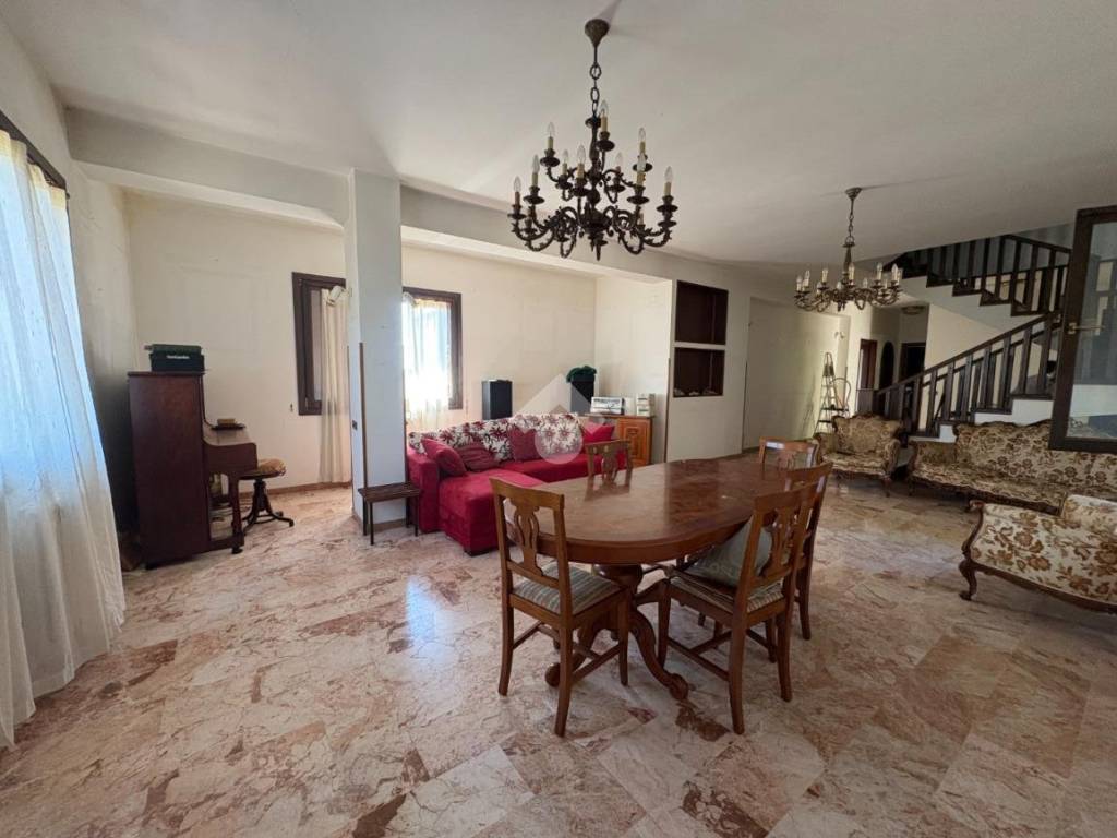 casa indipendente in vendita a Catanzaro in zona Santa Maria