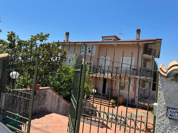 casa indipendente in vendita a Catanzaro in zona Mater Domini