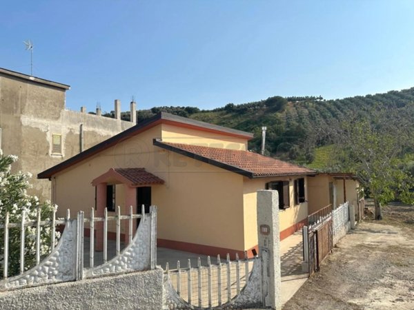 casa indipendente in vendita a Catanzaro