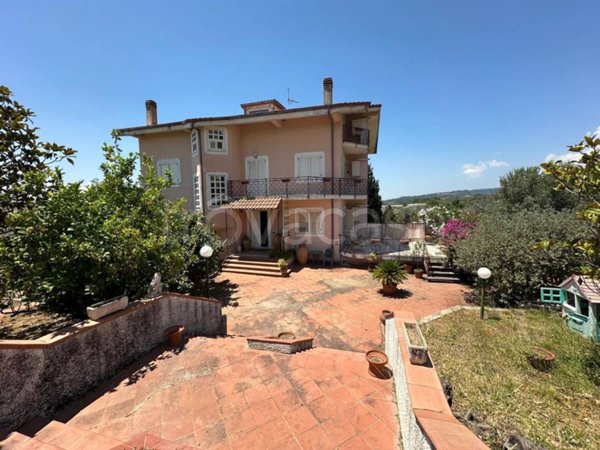 casa indipendente in vendita a Catanzaro in zona Mater Domini