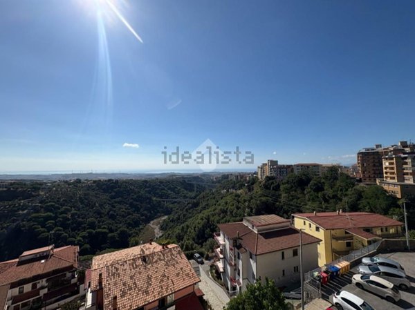 appartamento in vendita a Catanzaro in zona Pontepiccolo