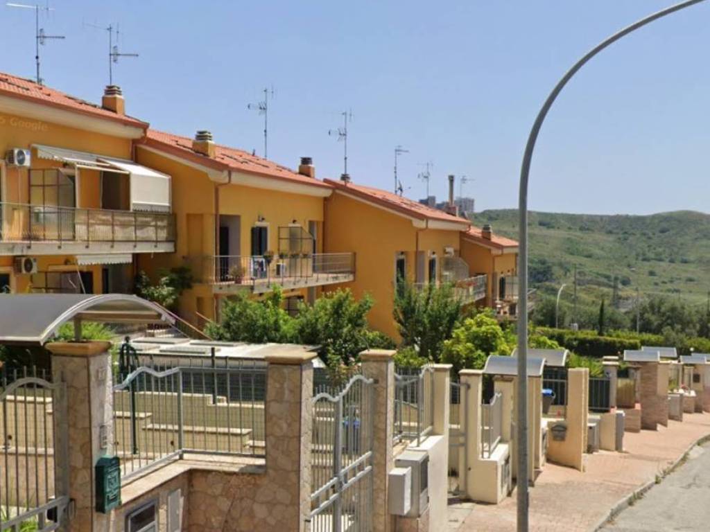 casa indipendente in vendita a Catanzaro in zona Mater Domini