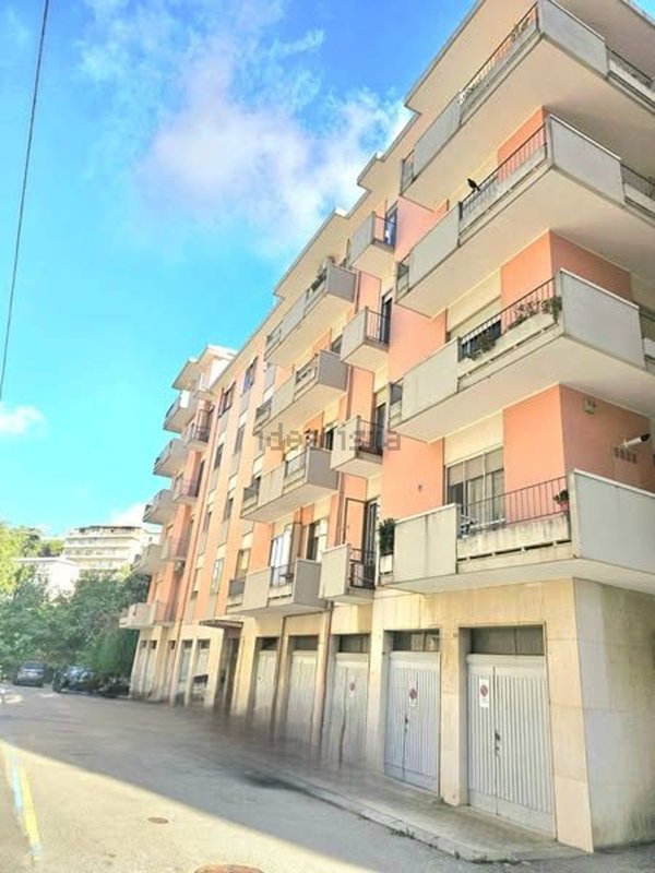 appartamento in vendita a Catanzaro in zona Centro Città