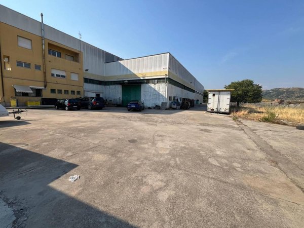 negozio in vendita a Catanzaro