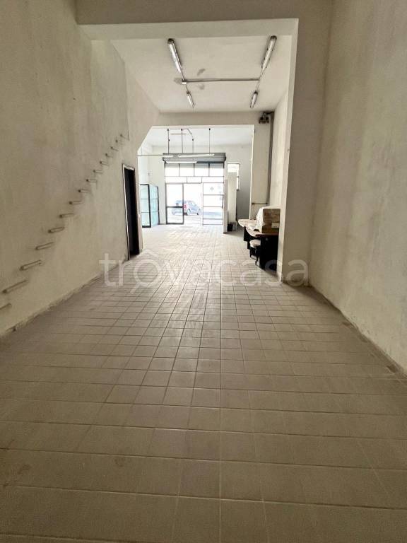 negozio in vendita a Catanzaro in zona Santa Maria