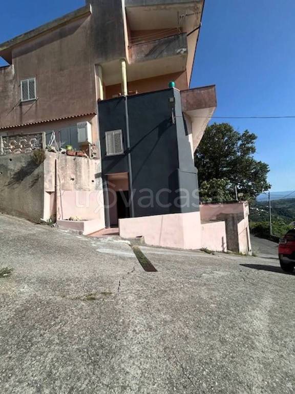 appartamento in vendita a Catanzaro in zona Pontegrande