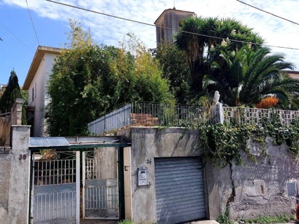 casa indipendente in vendita a Catanzaro in zona Gagliano