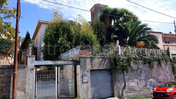 casa indipendente in vendita a Catanzaro in zona Gagliano