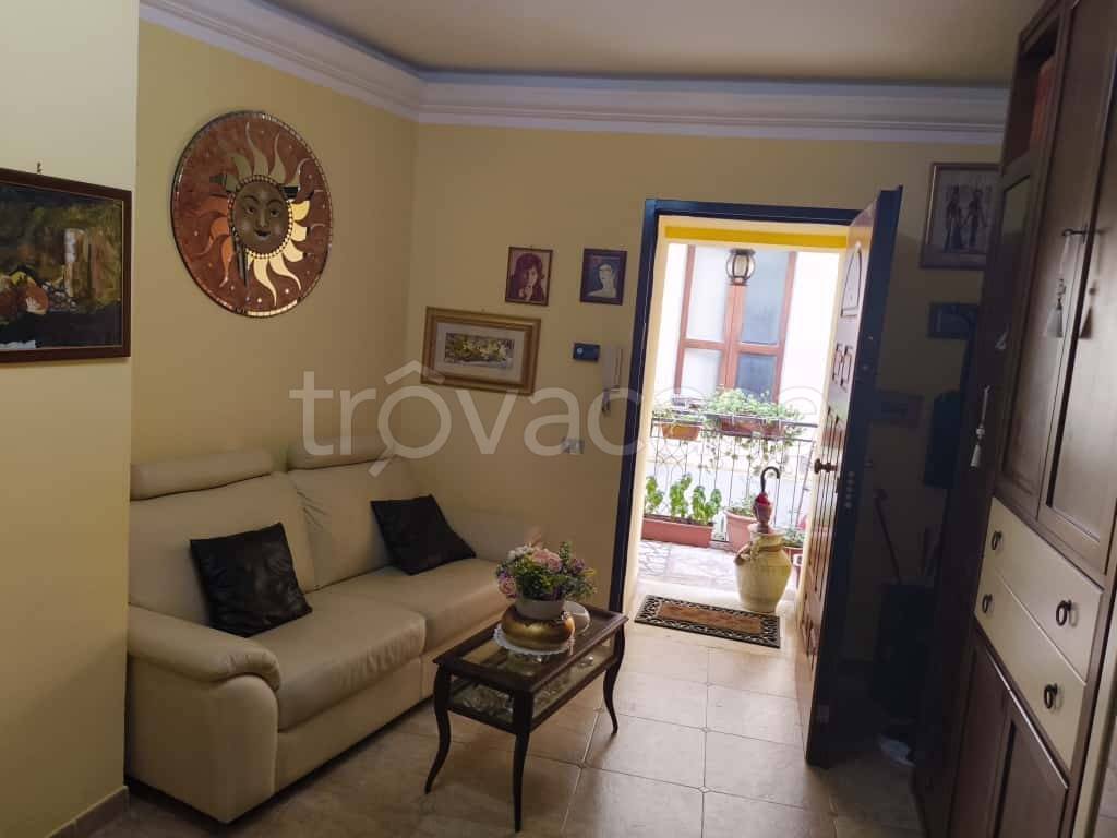 casa indipendente in vendita a Catanzaro in zona Centro Città