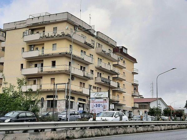 negozio in vendita a Catanzaro