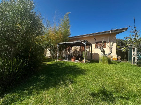 casa indipendente in vendita a Catanzaro in zona Pontepiccolo