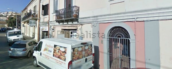 locale di sgombero in vendita a Catanzaro in zona Catanzaro Sala