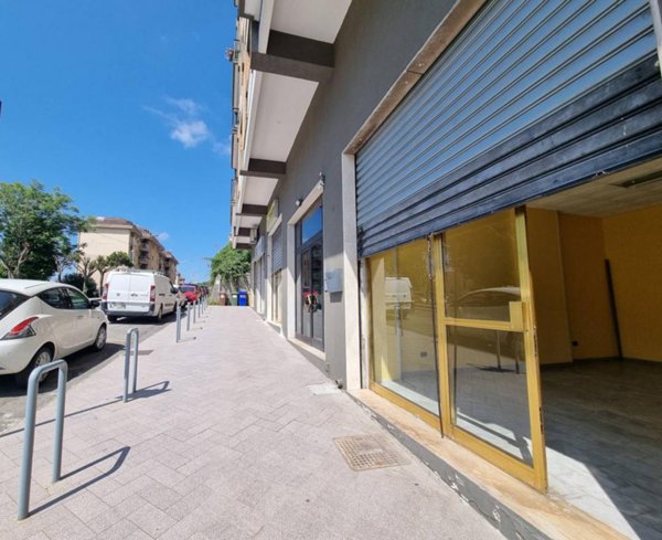 negozio in vendita a Catanzaro