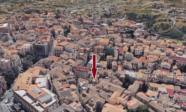 locale di sgombero in vendita a Catanzaro in zona Centro Città