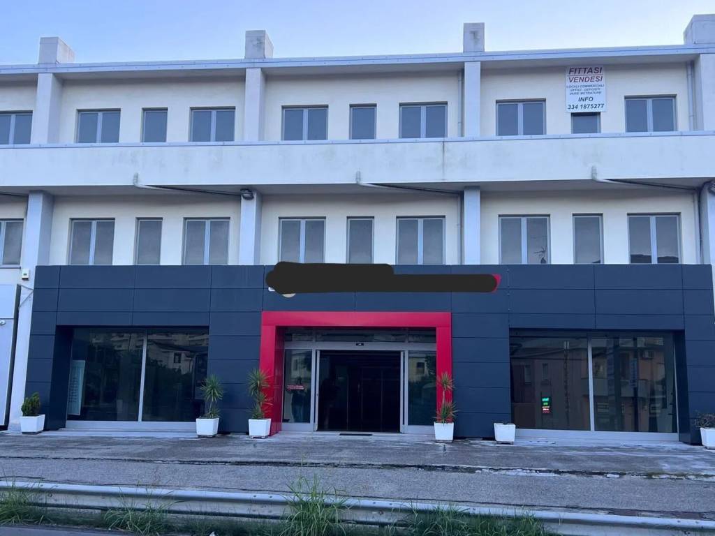 negozio in vendita a Catanzaro in zona Santa Maria