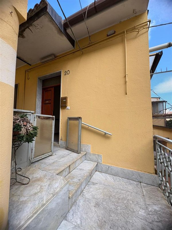 casa indipendente in vendita a Catanzaro in zona Centro Città