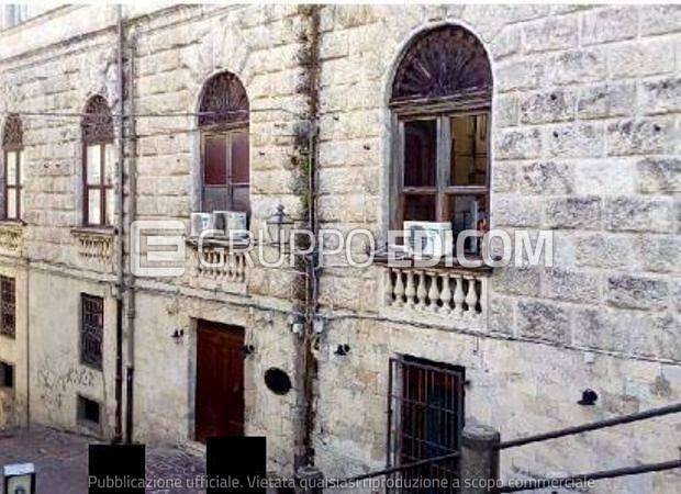 negozio in vendita a Catanzaro in zona Centro Città