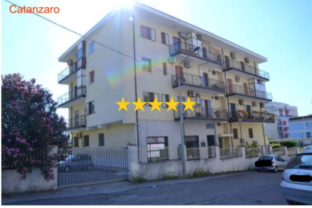 appartamento in vendita a Catanzaro in zona Catanzaro Lido