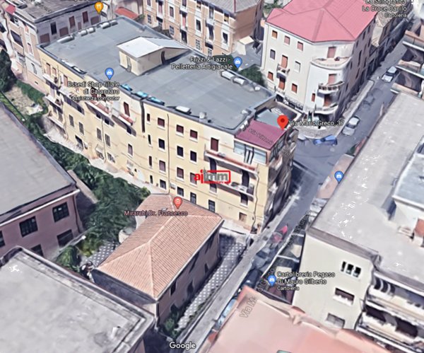 negozio in vendita a Catanzaro in zona Centro Città