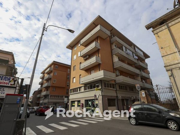 negozio in vendita a Catanzaro in zona Pontegrande