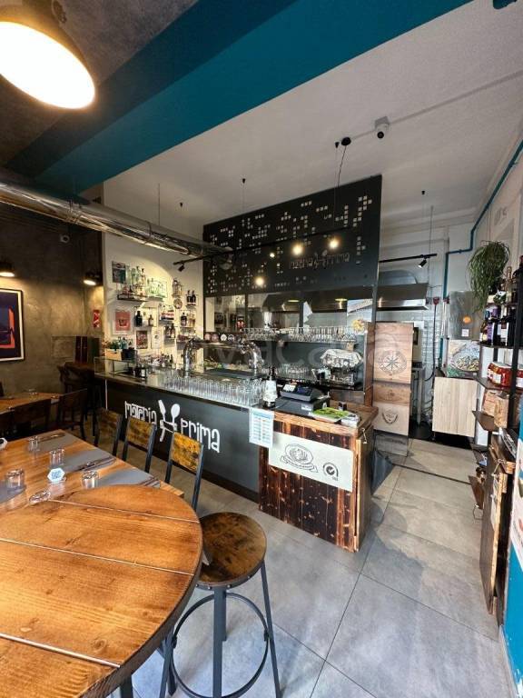 negozio in vendita a Catanzaro in zona Centro Città