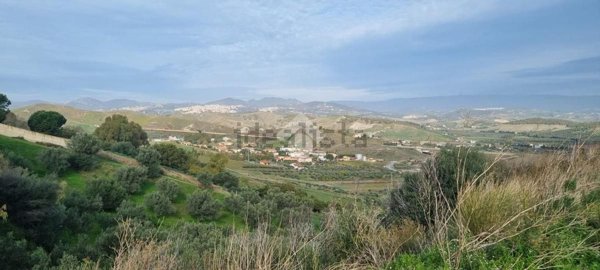 casa indipendente in vendita a Catanzaro in zona Barone