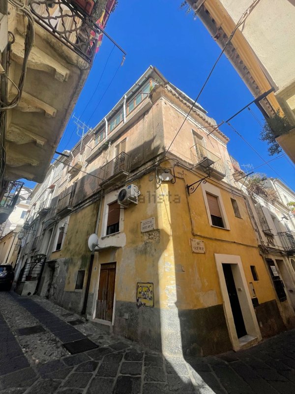 appartamento in vendita a Catanzaro in zona Centro Città