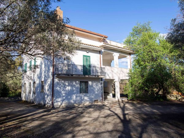 casa indipendente in vendita a Catanzaro in zona Cava / Cuculera Nobile