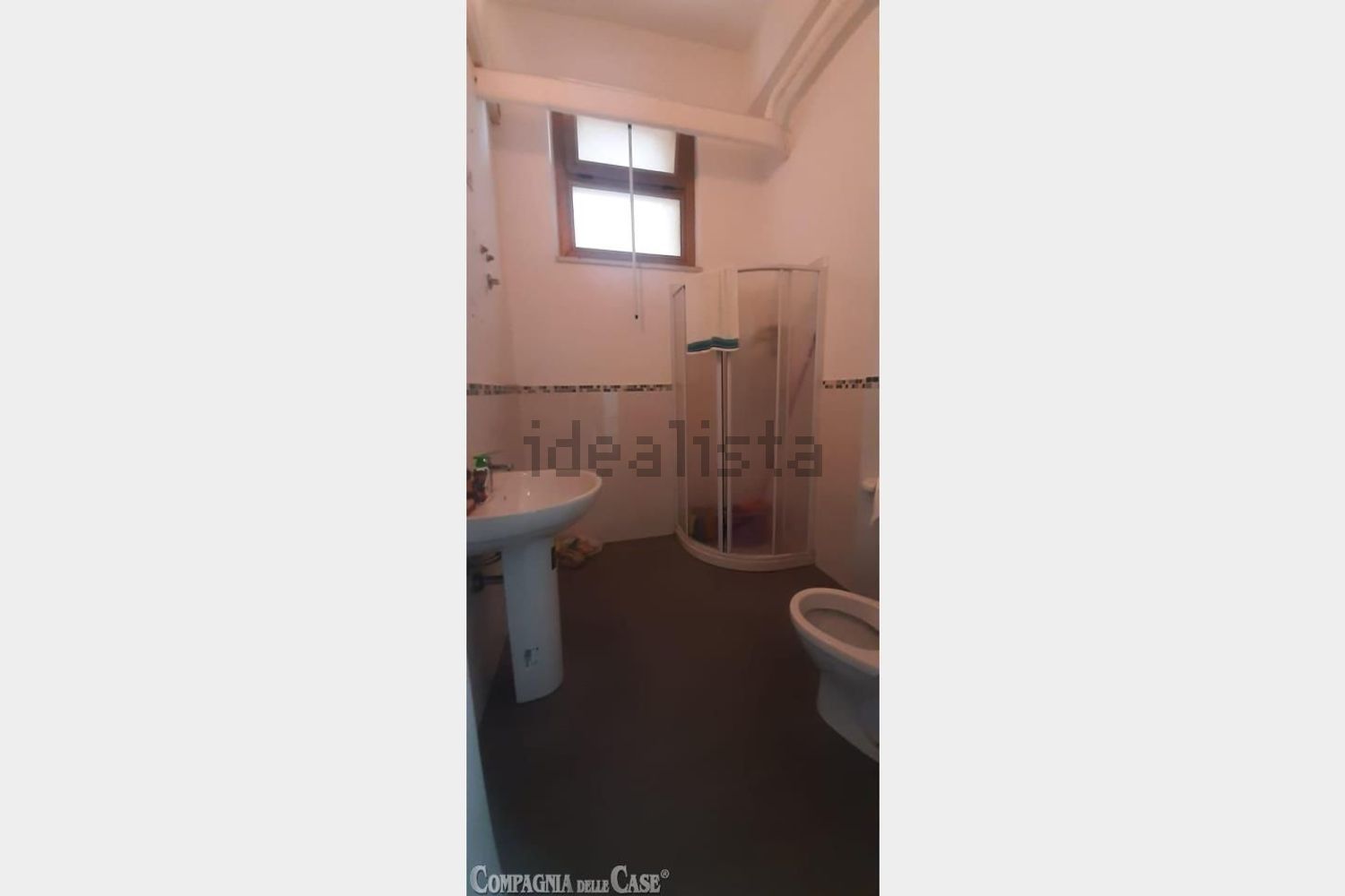 locale commerciale in vendita a Catanzaro