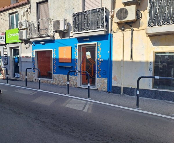 locale commerciale in vendita a Catanzaro in zona Catanzaro Lido