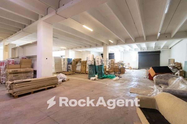 locale commerciale in vendita a Catanzaro