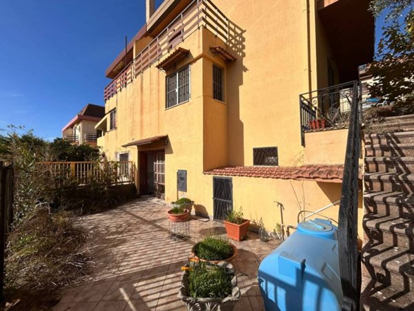 casa indipendente in vendita a Catanzaro in zona Santa Maria