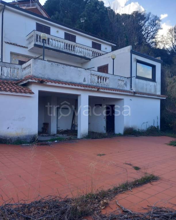 casa indipendente in vendita a Catanzaro in zona Pontegrande