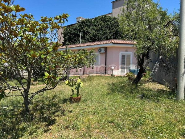 casa indipendente in vendita a Catanzaro in zona Mater Domini