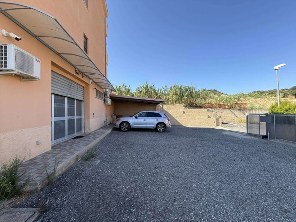 ufficio in vendita a Catanzaro in zona Catanzaro Lido