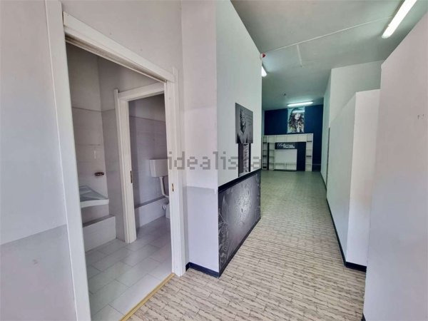 locale commerciale in vendita a Catanzaro