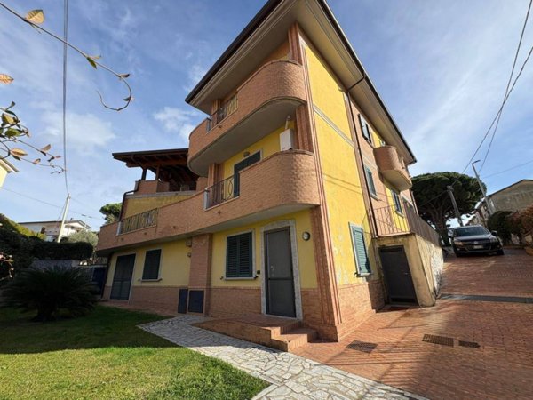 casa indipendente in vendita a Catanzaro in zona Mater Domini