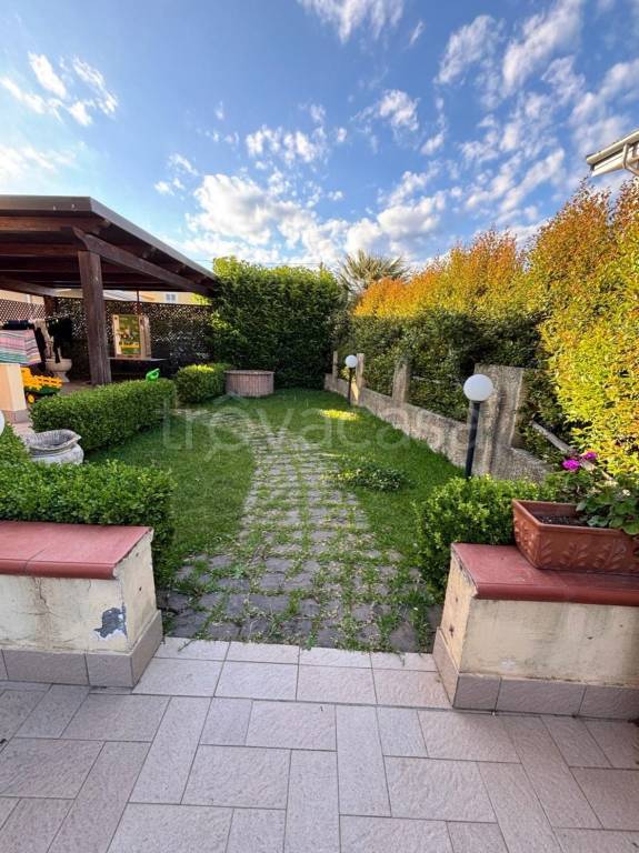 casa indipendente in vendita a Catanzaro in zona Centro Città