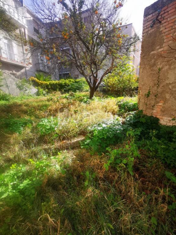 casa indipendente in vendita a Catanzaro in zona Centro Città