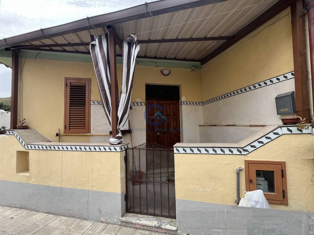 casa indipendente in vendita a Catanzaro in zona Santa Maria