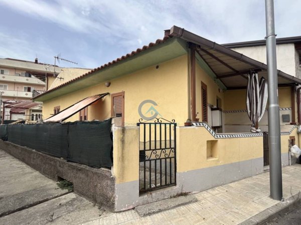 casa indipendente in vendita a Catanzaro in zona Santa Maria
