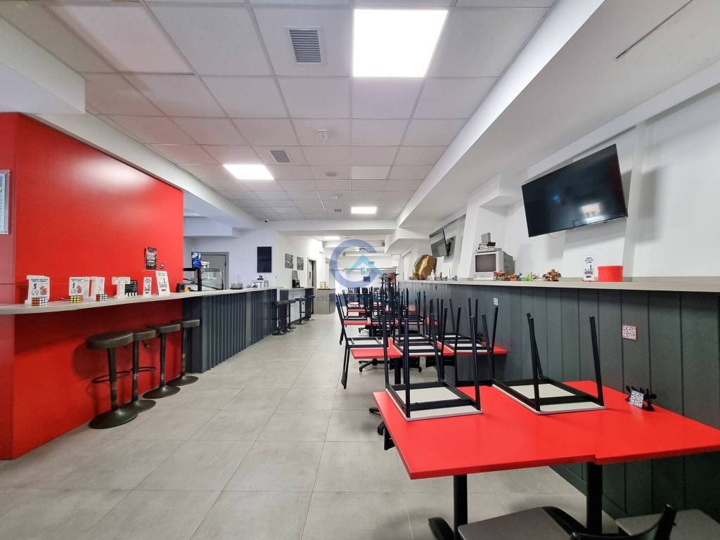 negozio in vendita a Catanzaro in zona Centro Città