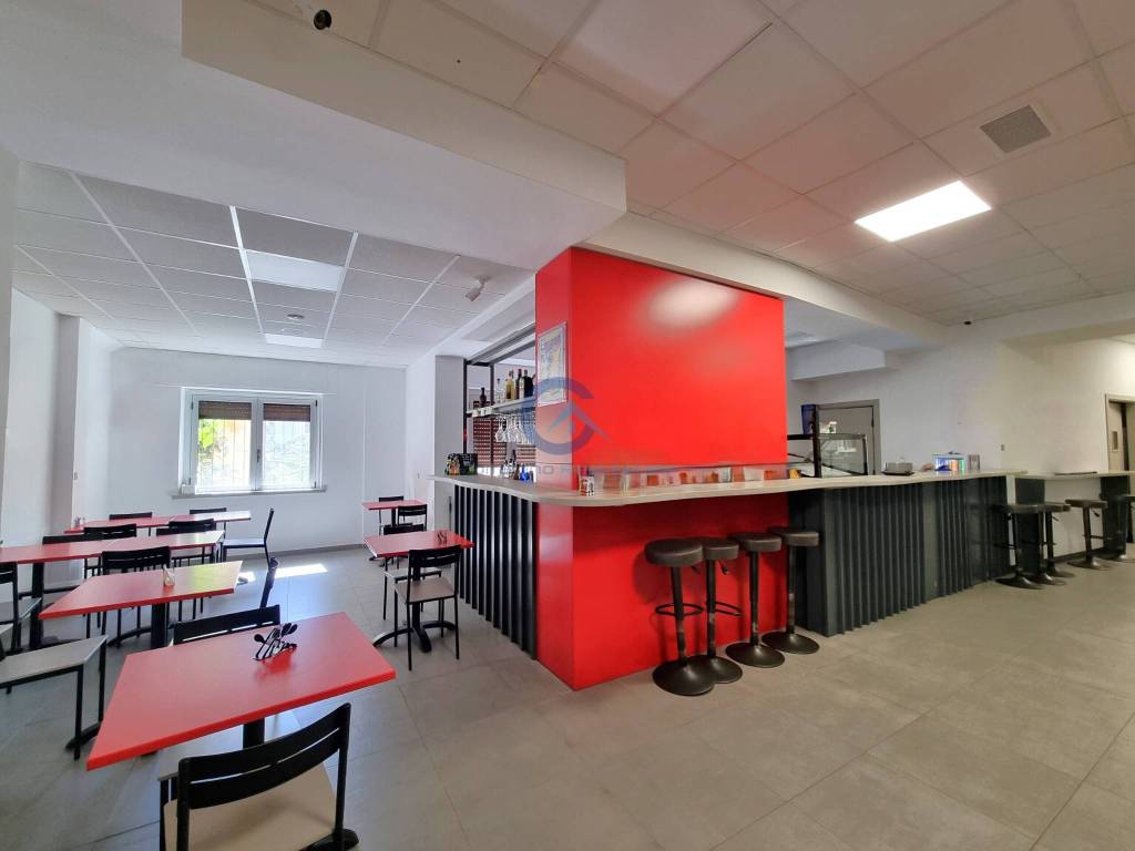 negozio in vendita a Catanzaro in zona Centro Città