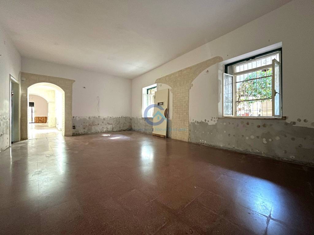 negozio in vendita a Catanzaro in zona Centro Città