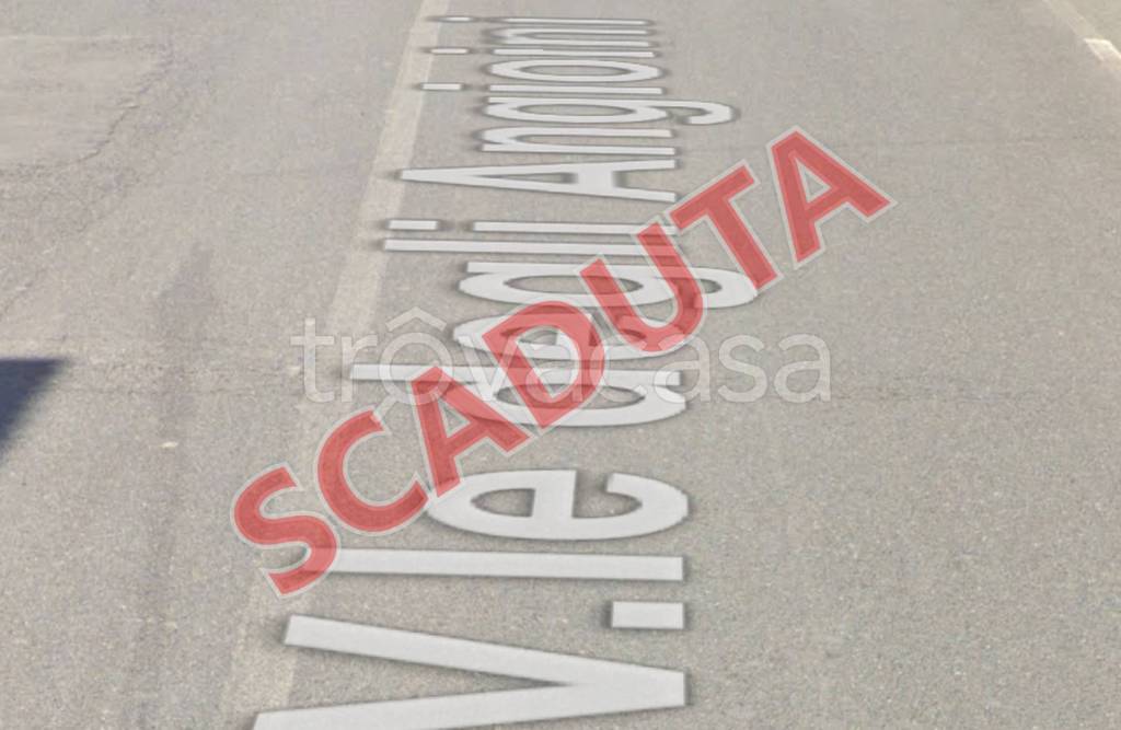 locale commerciale in vendita a Catanzaro