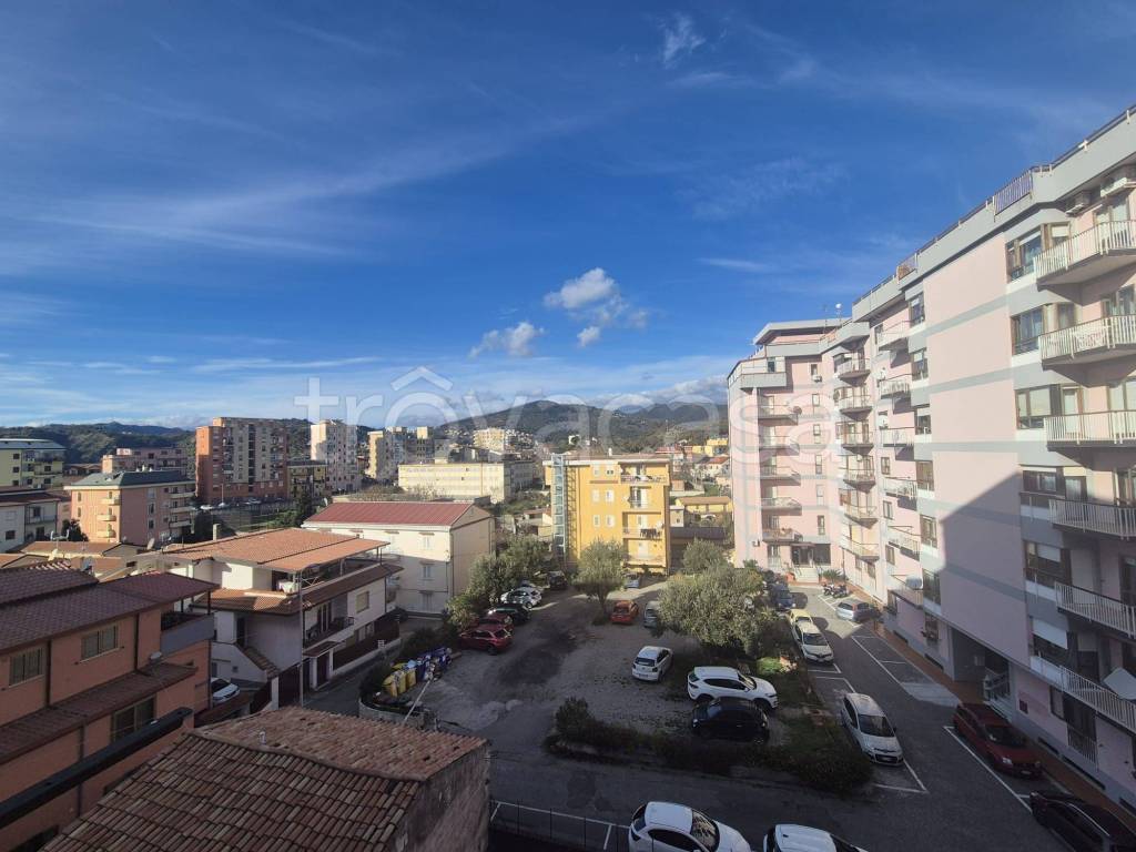 appartamento in vendita a Catanzaro in zona Pontegrande