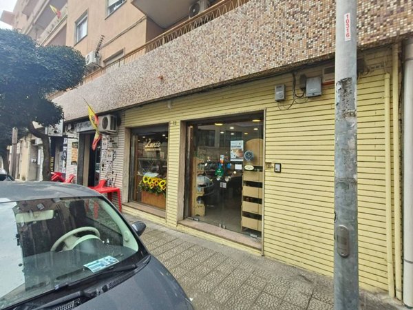 negozio in vendita a Catanzaro in zona Centro Città