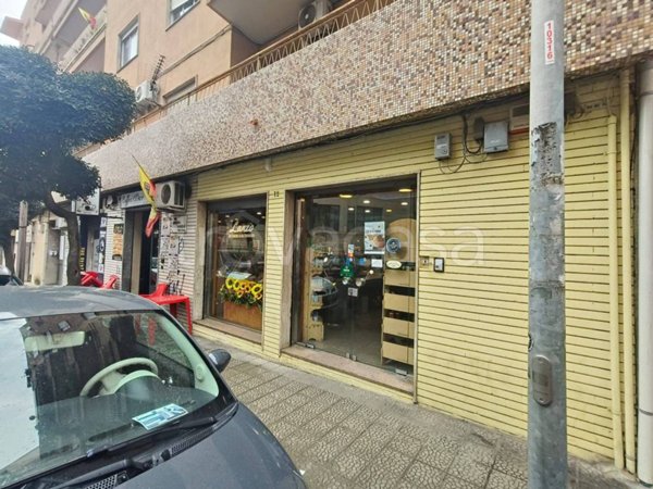 negozio in vendita a Catanzaro in zona Centro Città