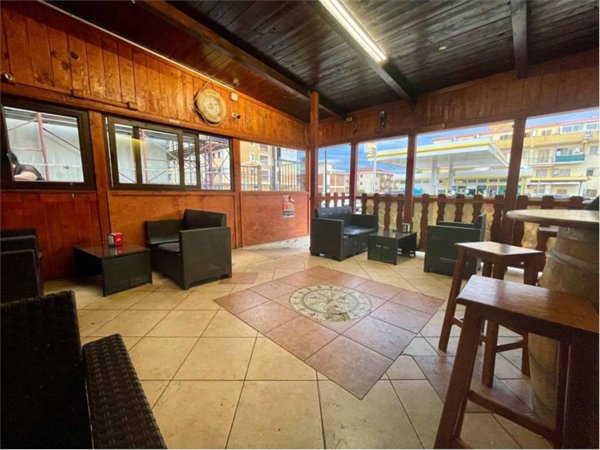 negozio in vendita a Catanzaro in zona Catanzaro Lido